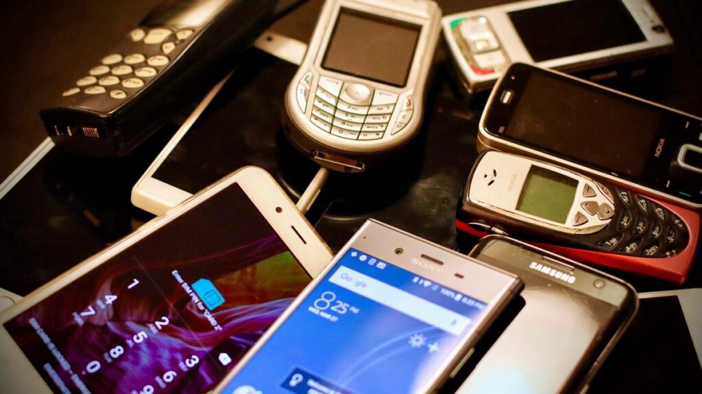 How To Sell Old Mobile Phones Online For Recycling?